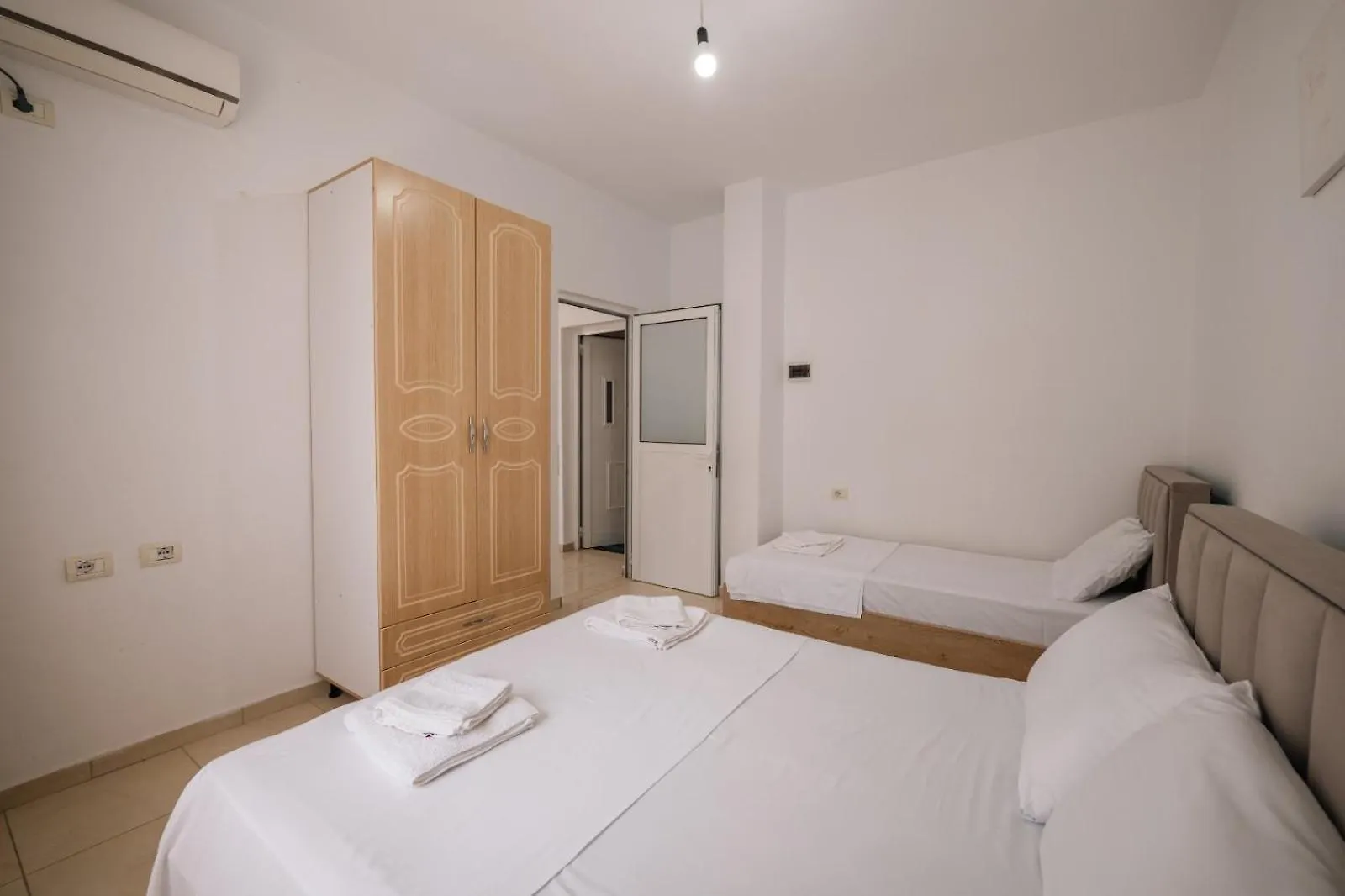 Vila Lani Εξαμίλιο