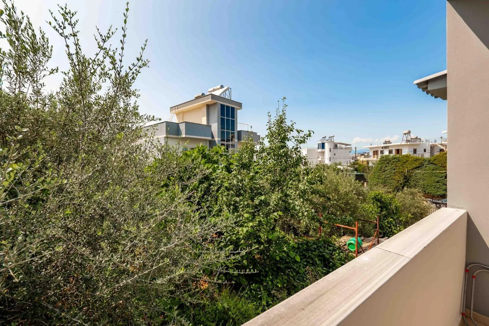 Vila Lani Εξαμίλιο